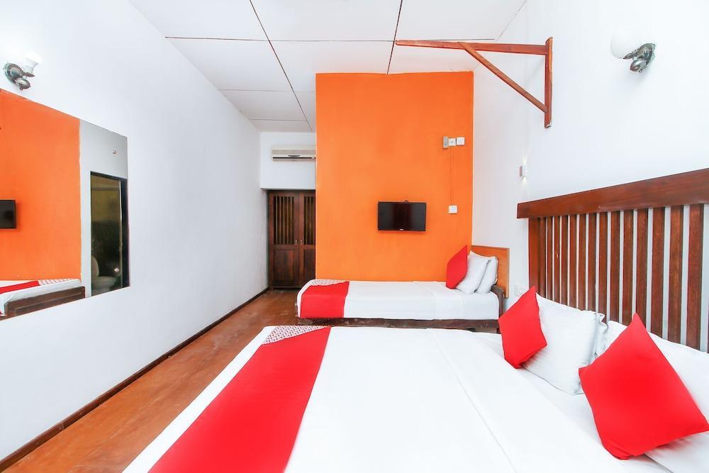 Ceylonica Beach Hotel Negombo Extérieur photo