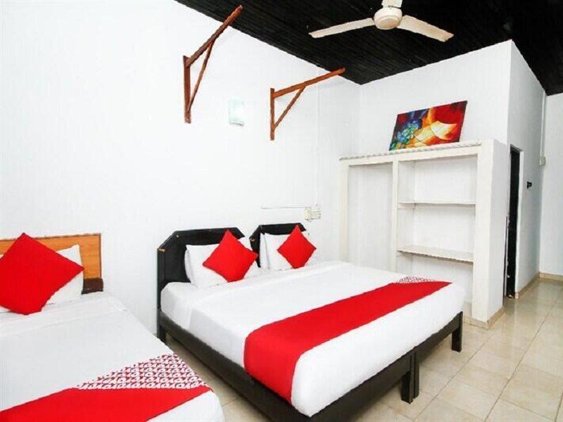 Ceylonica Beach Hotel Negombo Extérieur photo