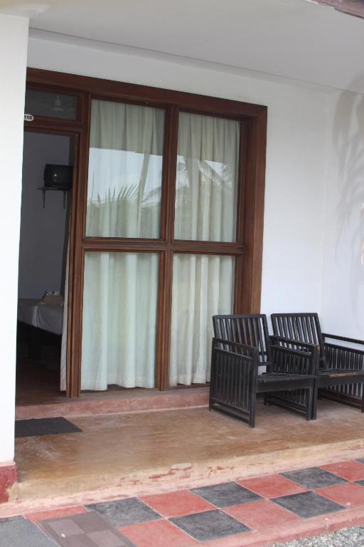 Ceylonica Beach Hotel Negombo Extérieur photo