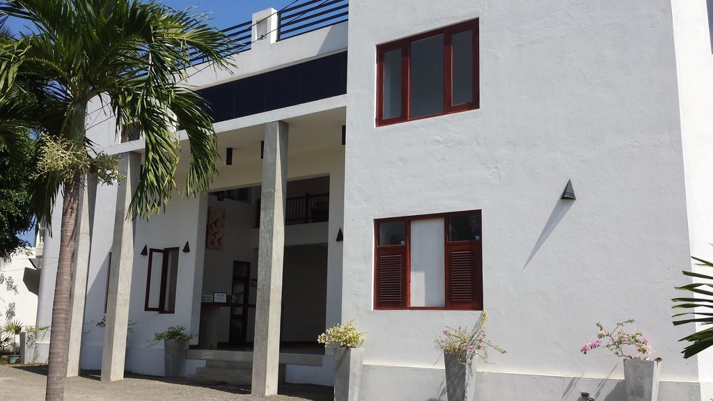 Ceylonica Beach Hotel Negombo Extérieur photo